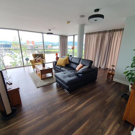 Luxury Apartment Marina Views At Titanic Quarter Μπέλφαστ Εξωτερικό φωτογραφία