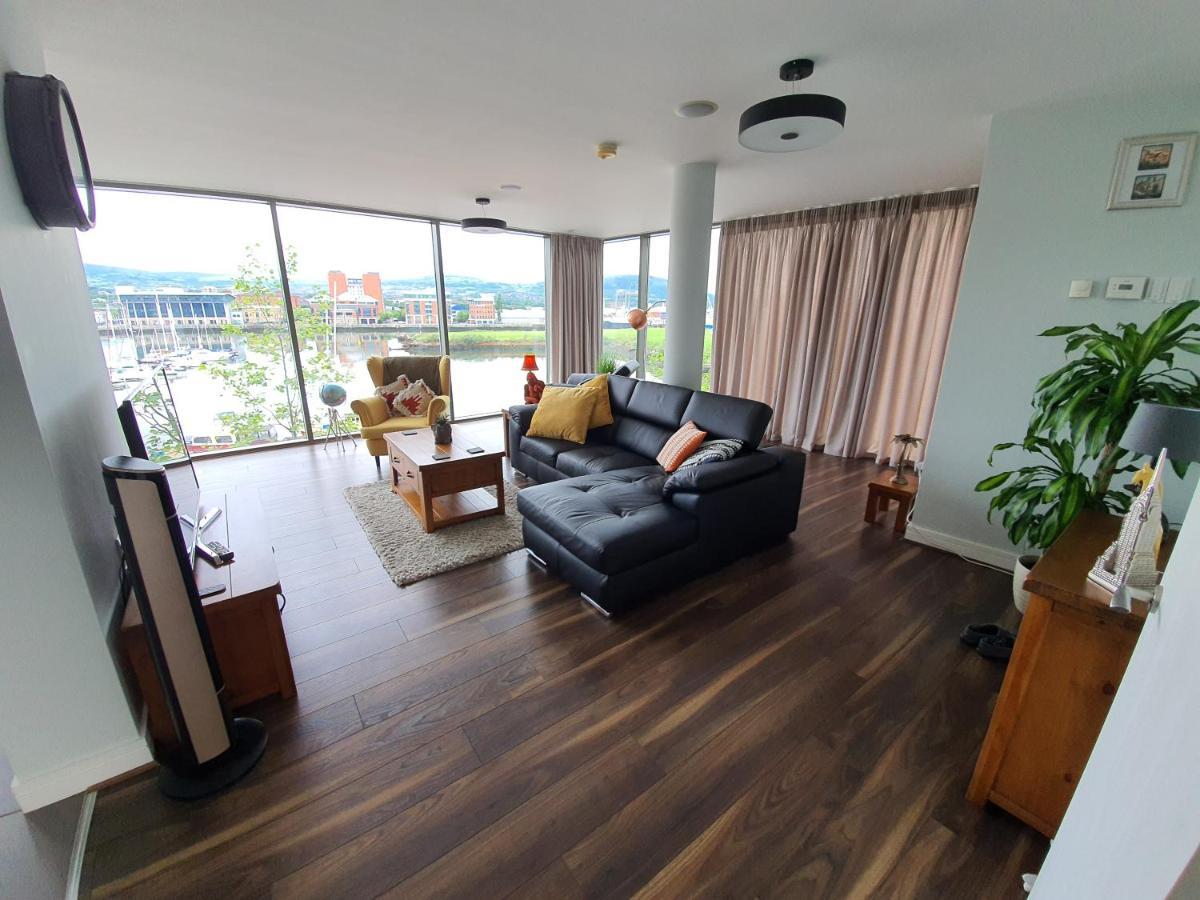 Luxury Apartment Marina Views At Titanic Quarter Μπέλφαστ Εξωτερικό φωτογραφία