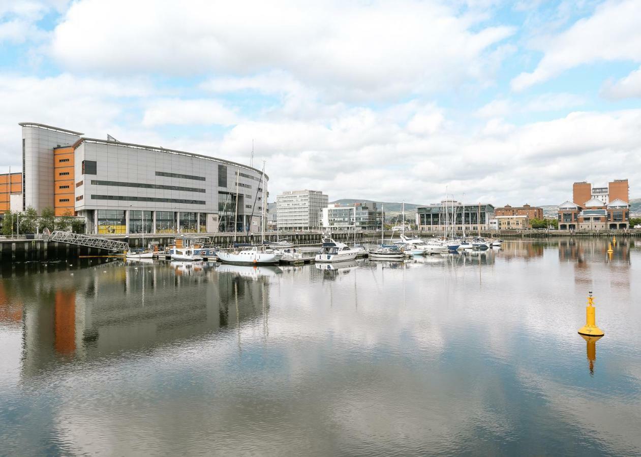 Luxury Apartment Marina Views At Titanic Quarter Μπέλφαστ Εξωτερικό φωτογραφία